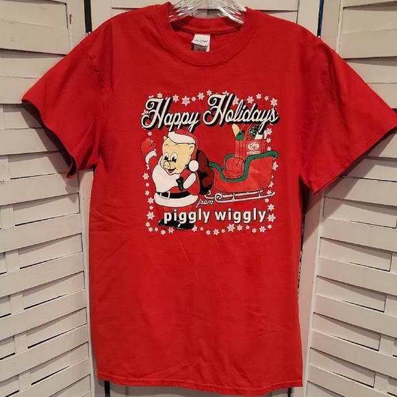 Gildan Red Happy Holidays Piggly Wiggly Short Sleeve T Shirt Size Medium - Picture 1 of 3
